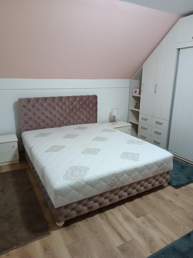 Stan na dan J&M Apartment Vrsac Bagian luar foto