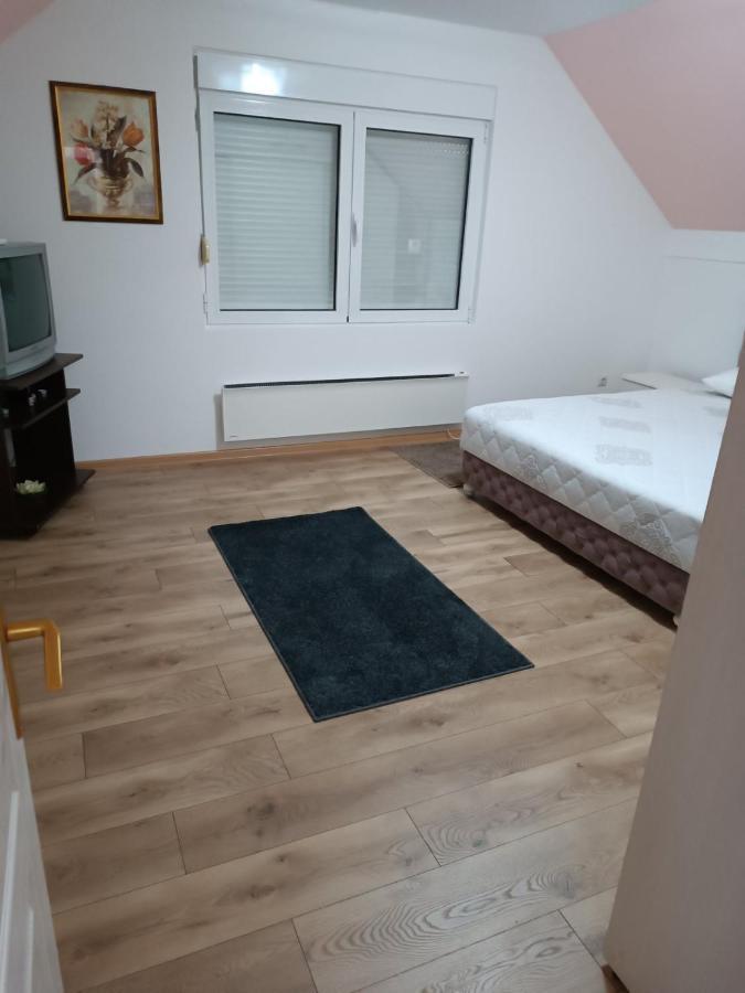Stan na dan J&M Apartment Vrsac Bagian luar foto